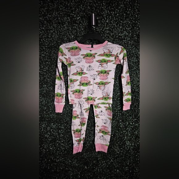 2 Matching Sets For The Price Of 1 !Pink and Green Baby Yoda Pajama Sets - Picture 1 of 6
